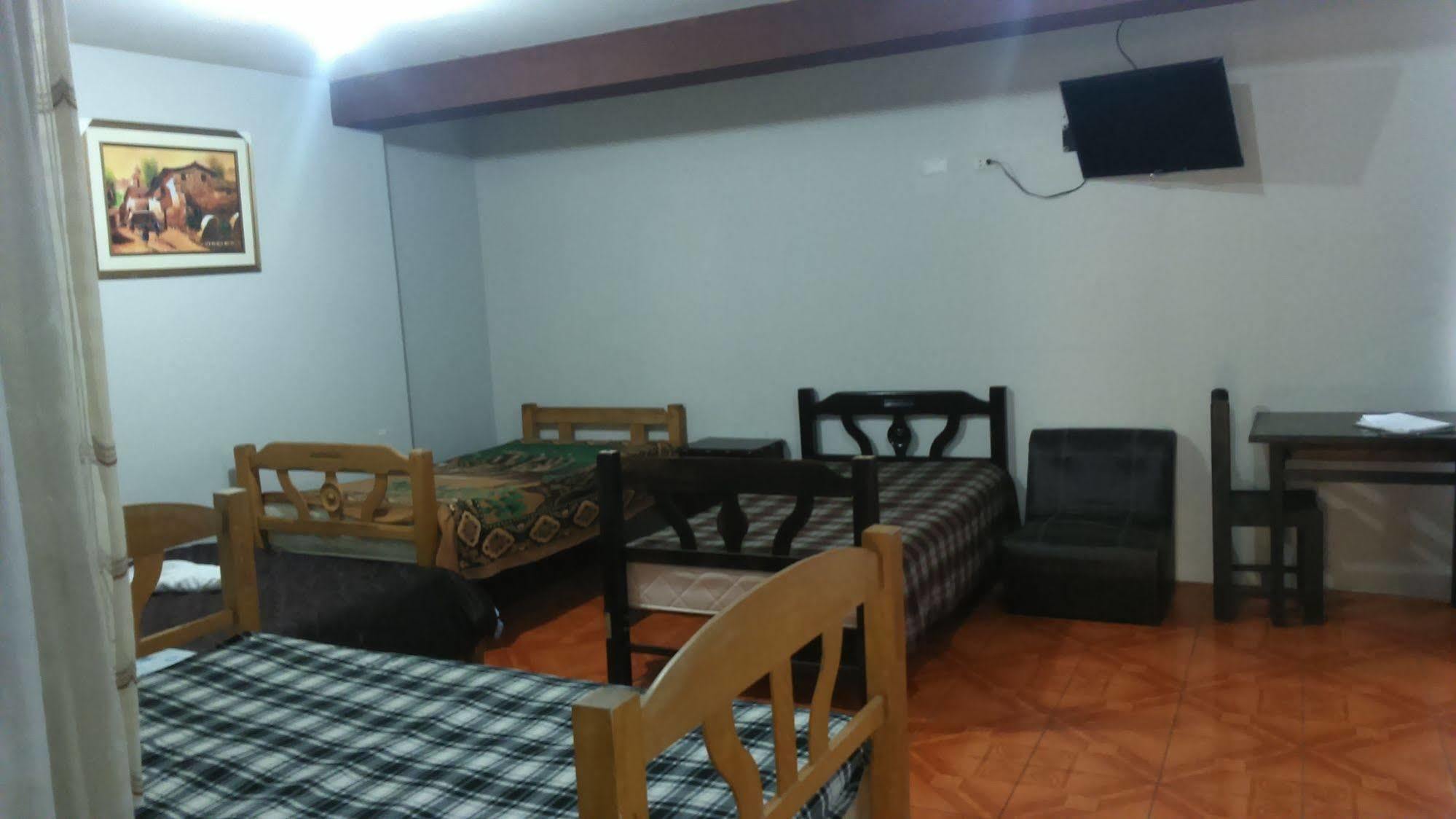 Hospedaje Residencial Santa Ines Trujillo Extérieur photo
