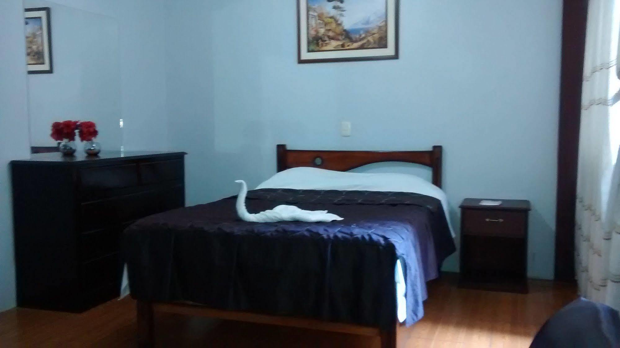 Hospedaje Residencial Santa Ines Trujillo Extérieur photo